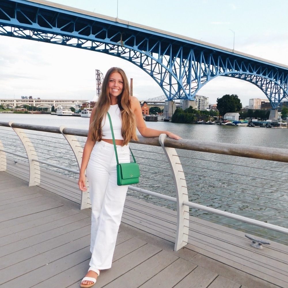 Meet your Posher, Lindsey